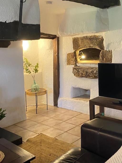 Spacious 1 Bed Home With Shared Pool Champagnac-la-Rivière Zewnętrze zdjęcie